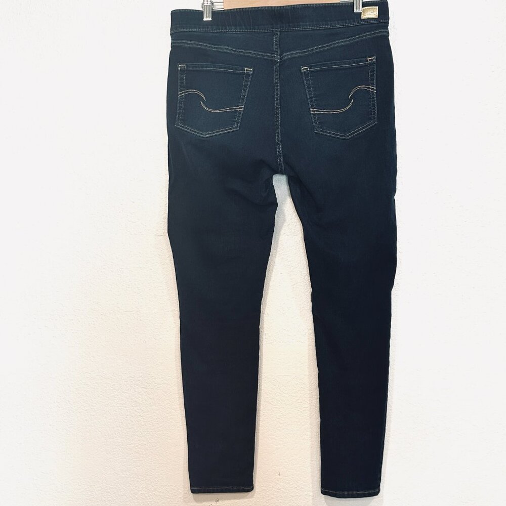 NWOT Signature Levi Strauss Pull On Skinny Jeans Shaping Indigo 36x30 Sz 16 Long - Picture 3 of 9